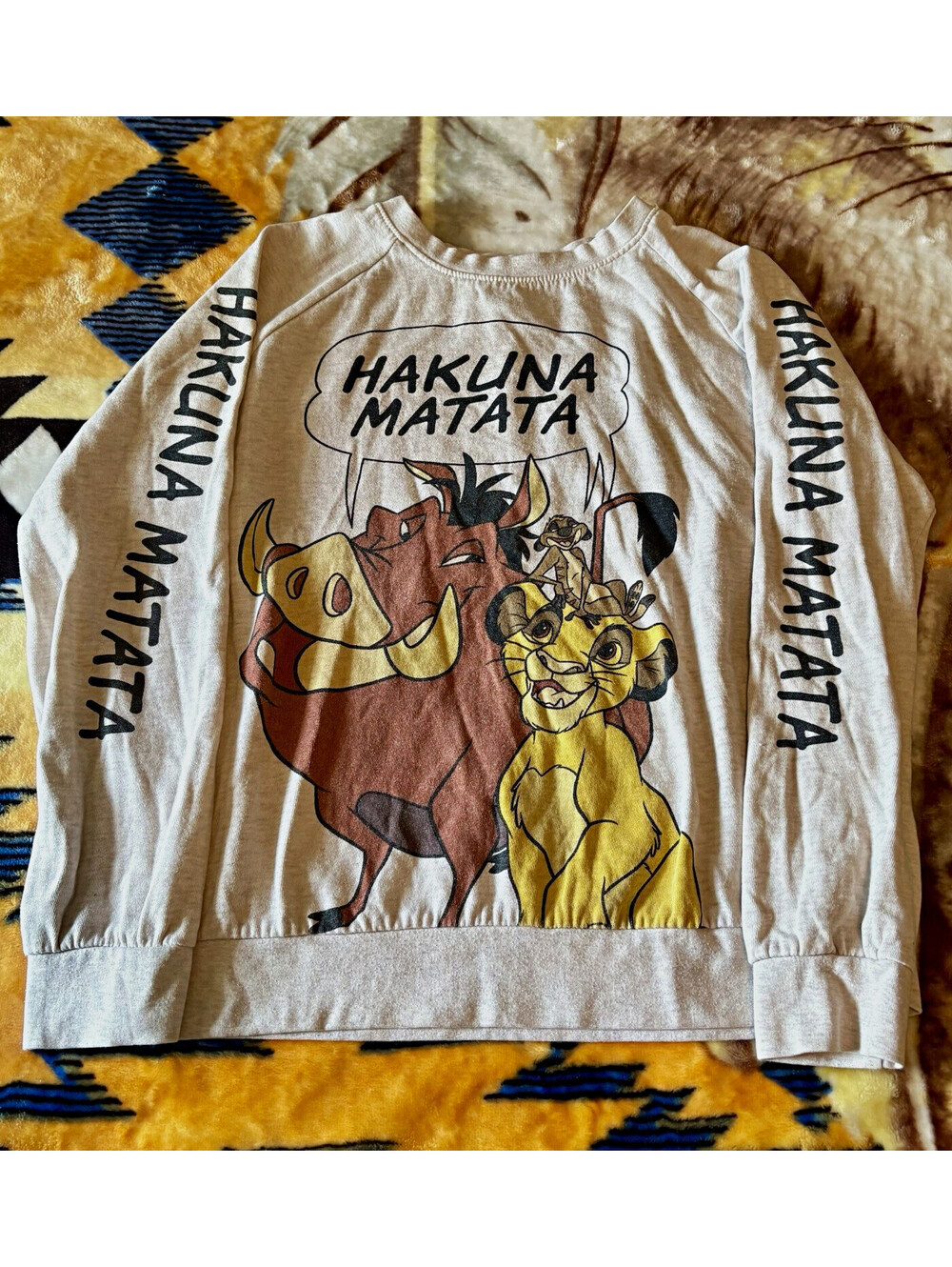 Disney The Lion King Hakuna Matata Sweatshirt Womens Medium Beige Crewneck